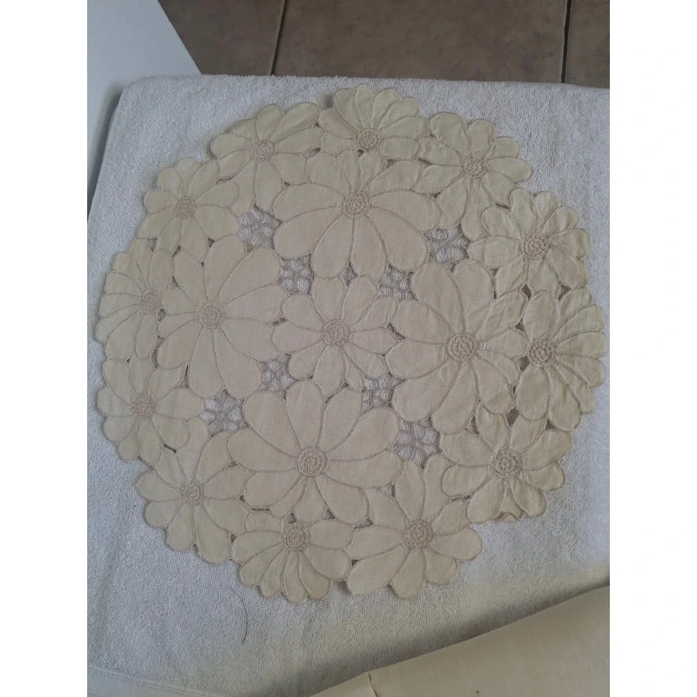 Vintage Cream Linen Floral Cutout Doily and Napkin Set Daisy Embroidery 10pc